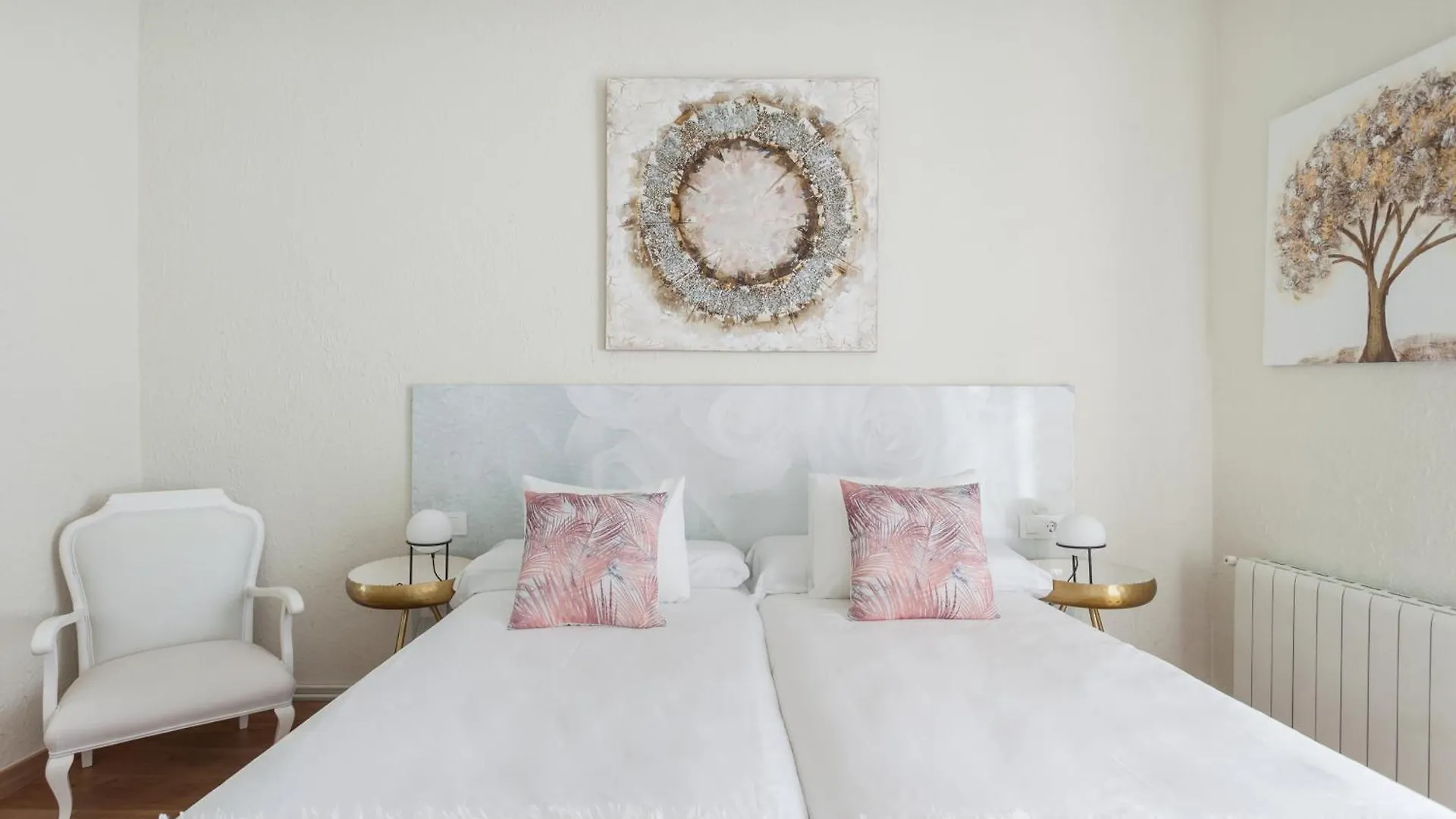 Art House Fira Apartments