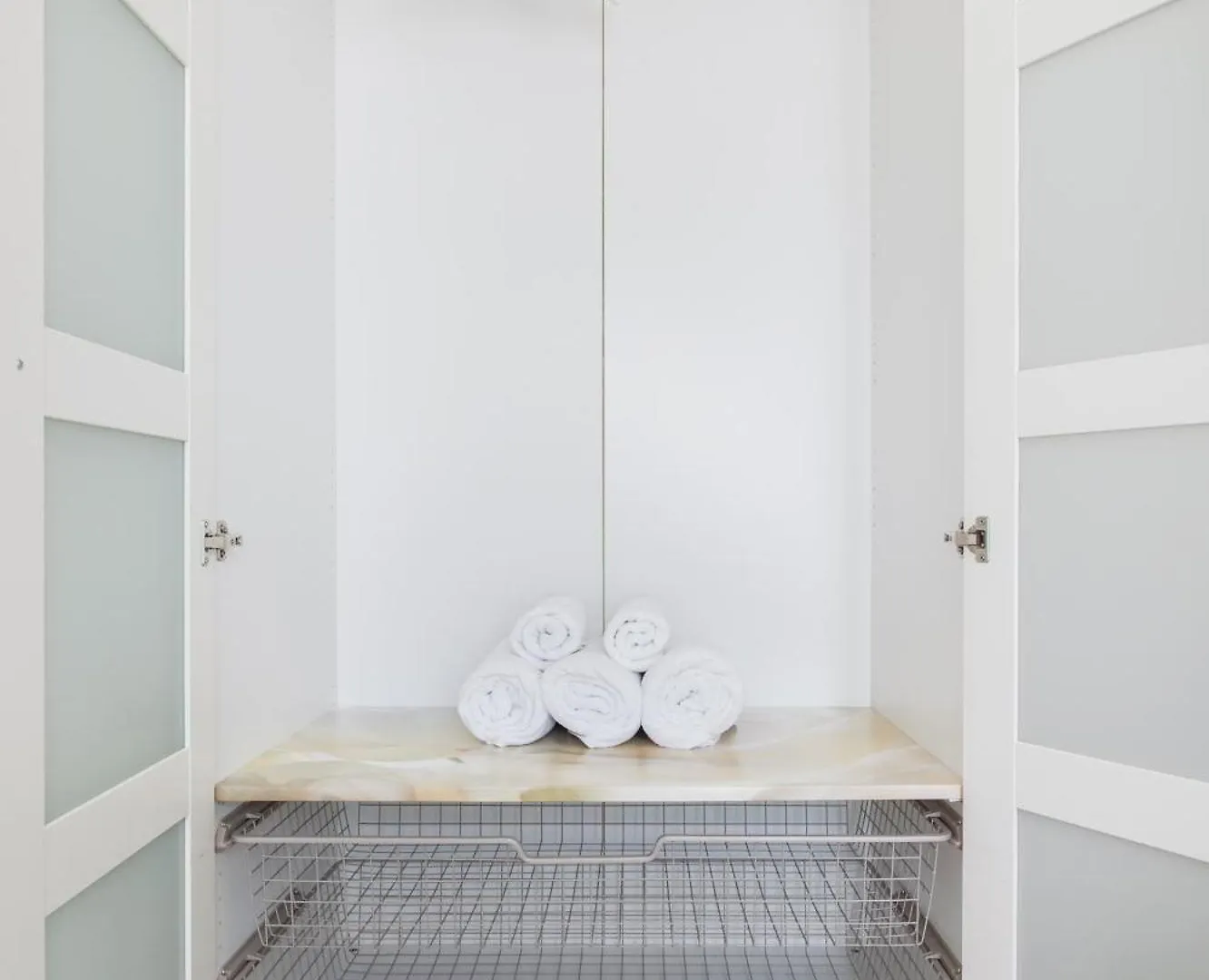 Art House Fira Apartments Spain