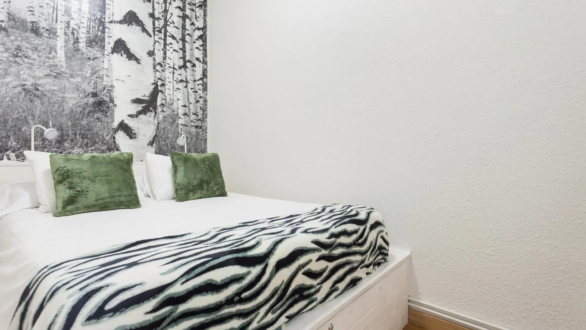 Art House Fira Apartments  Barcelona
