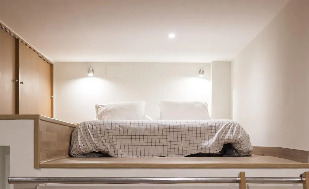 Art House Fira Apartments 0*, Barcelona