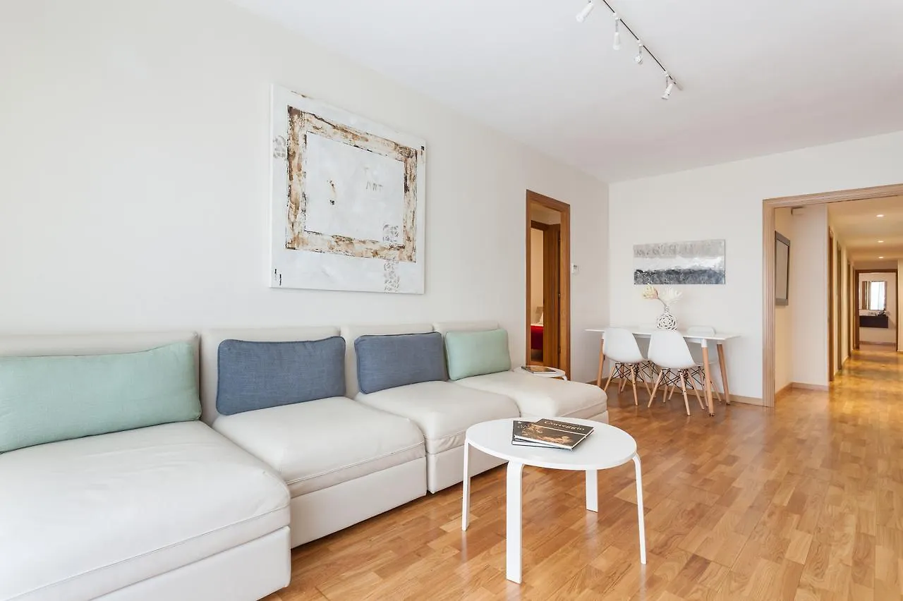 Art House Fira Apartments Spain