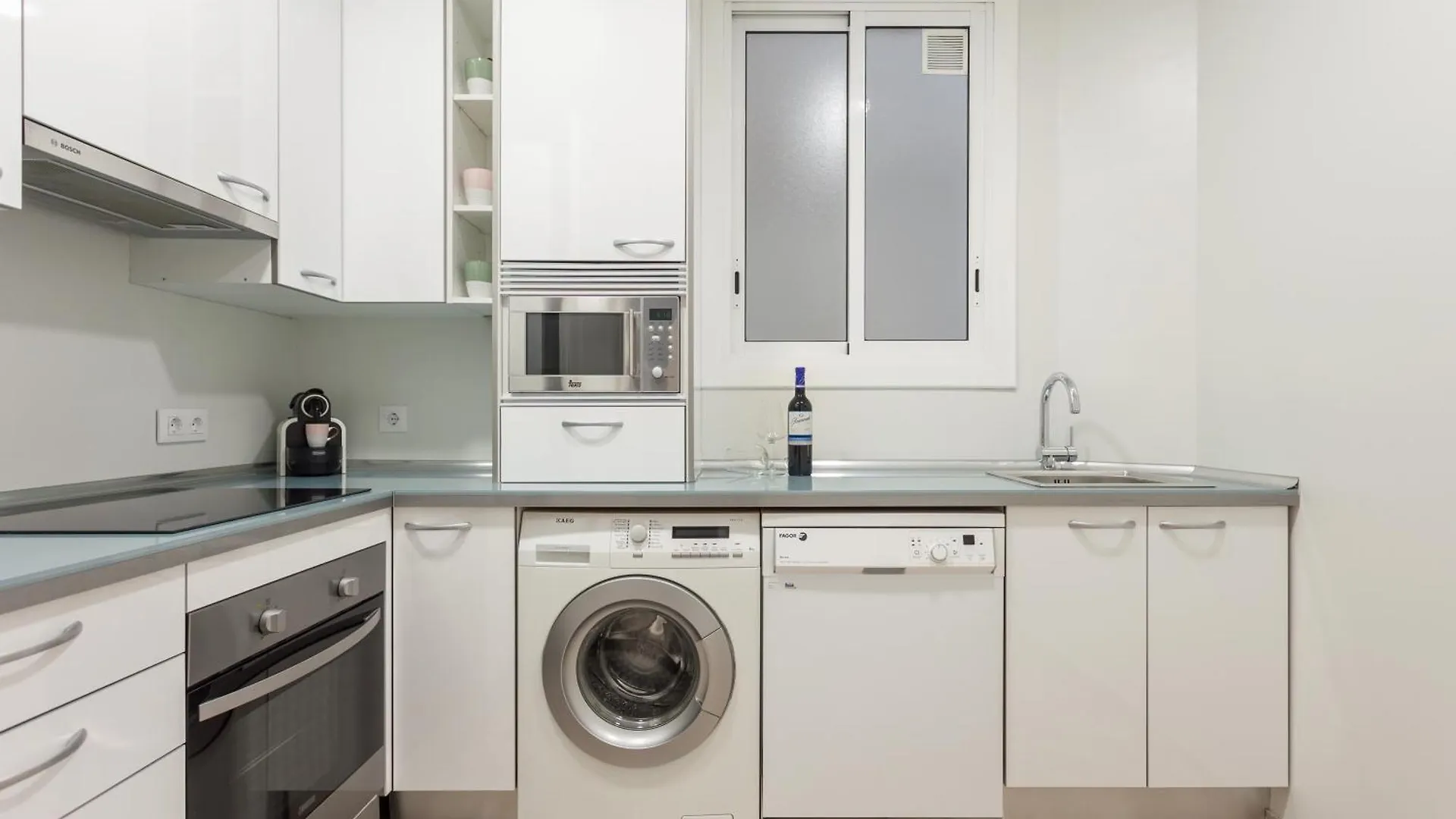 Art House Fira Apartments contacts
