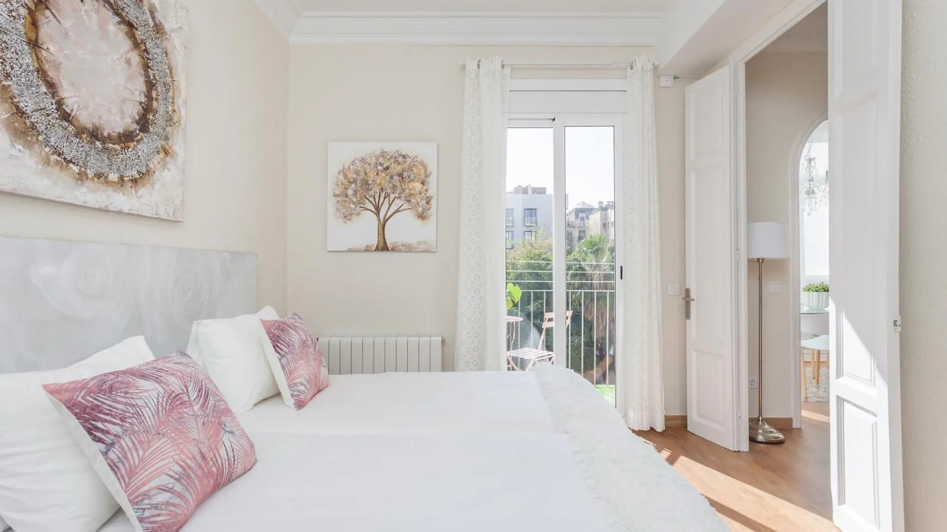 Art House Fira Apartments