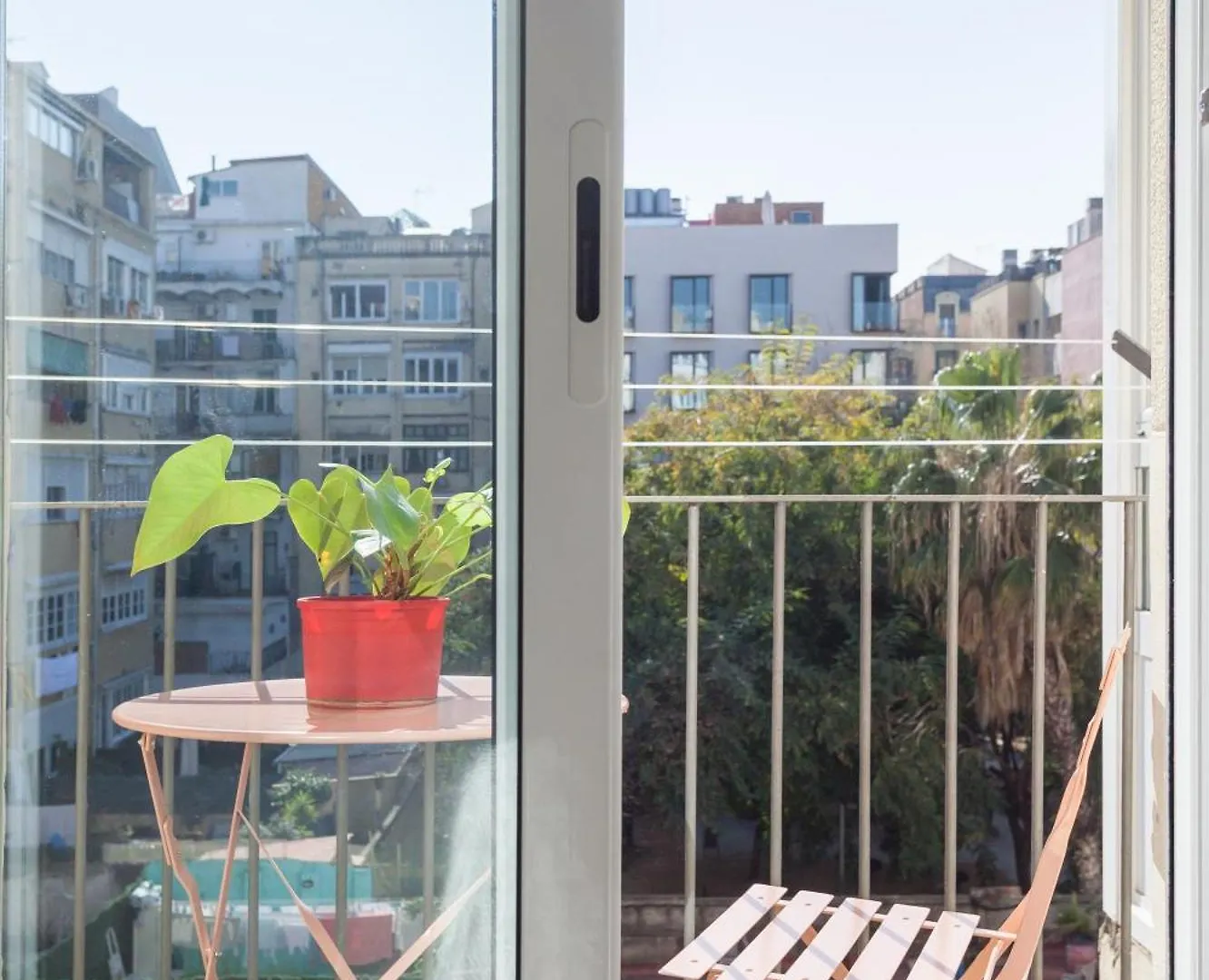 Art House Fira Apartments 0*, Barcelona Spain