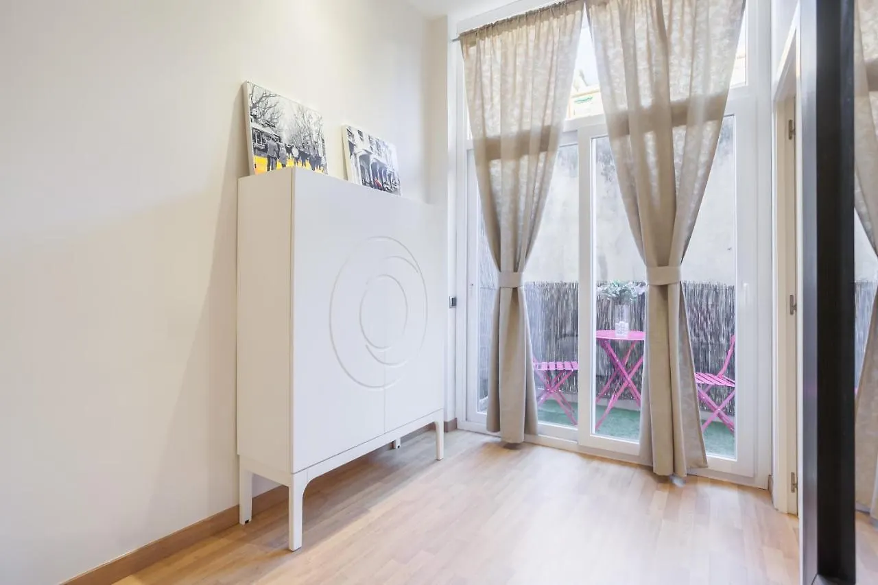 Art House Fira Apartments 0*, Barcelona