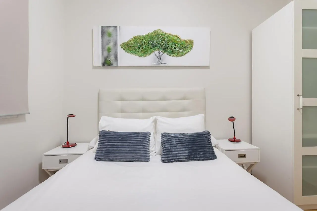 Art House Fira Apartments 0*, Barcelona Spain
